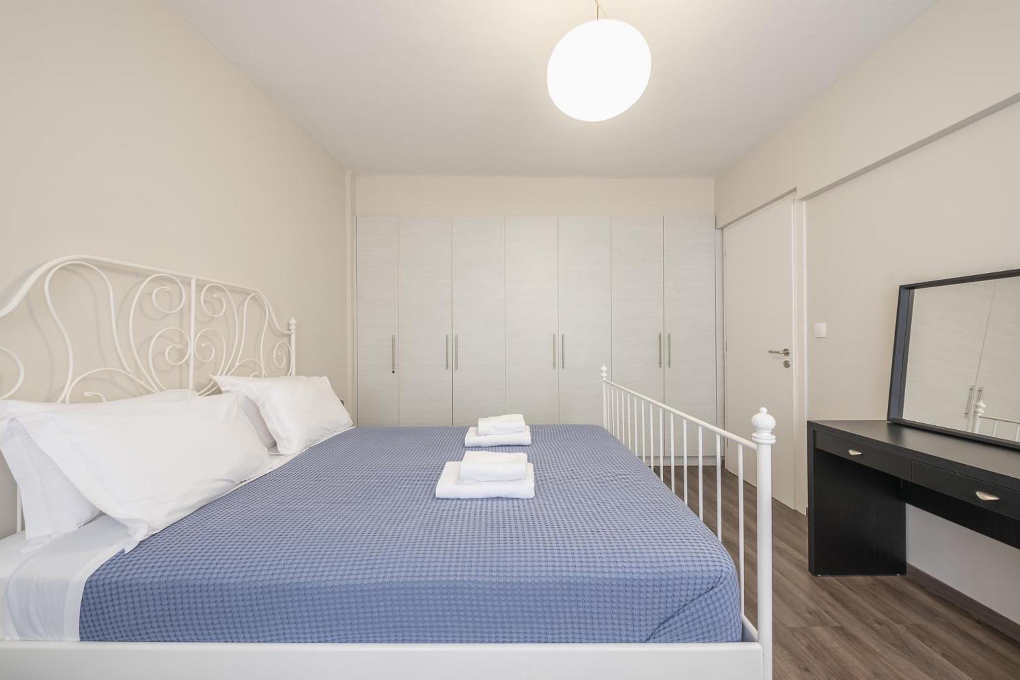 Apartment Steps From Historic Center Plaka Атина Екстериор снимка