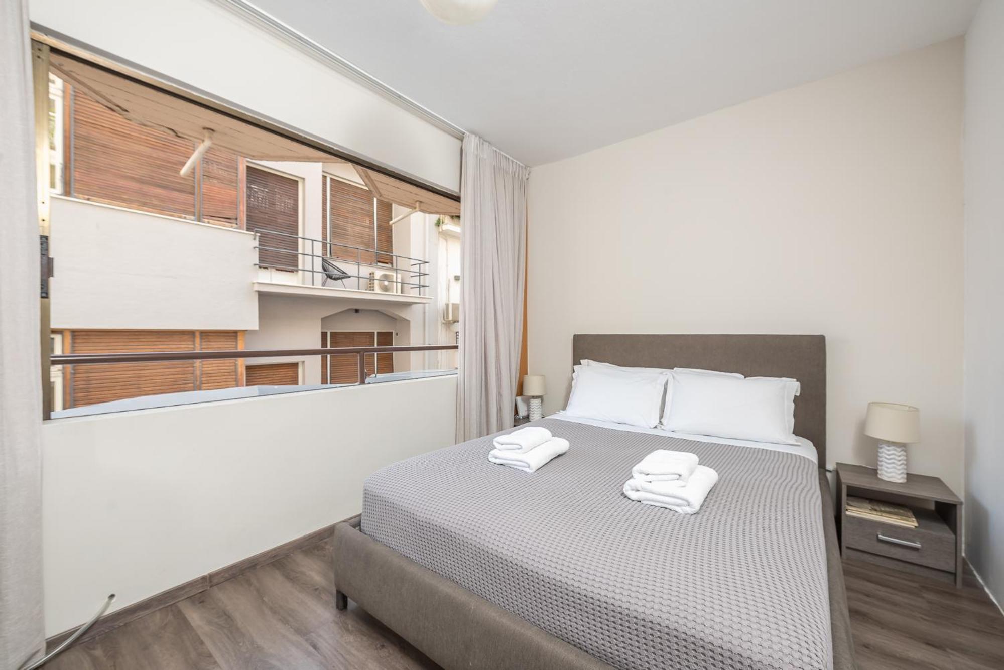 Apartment Steps From Historic Center Plaka Атина Екстериор снимка