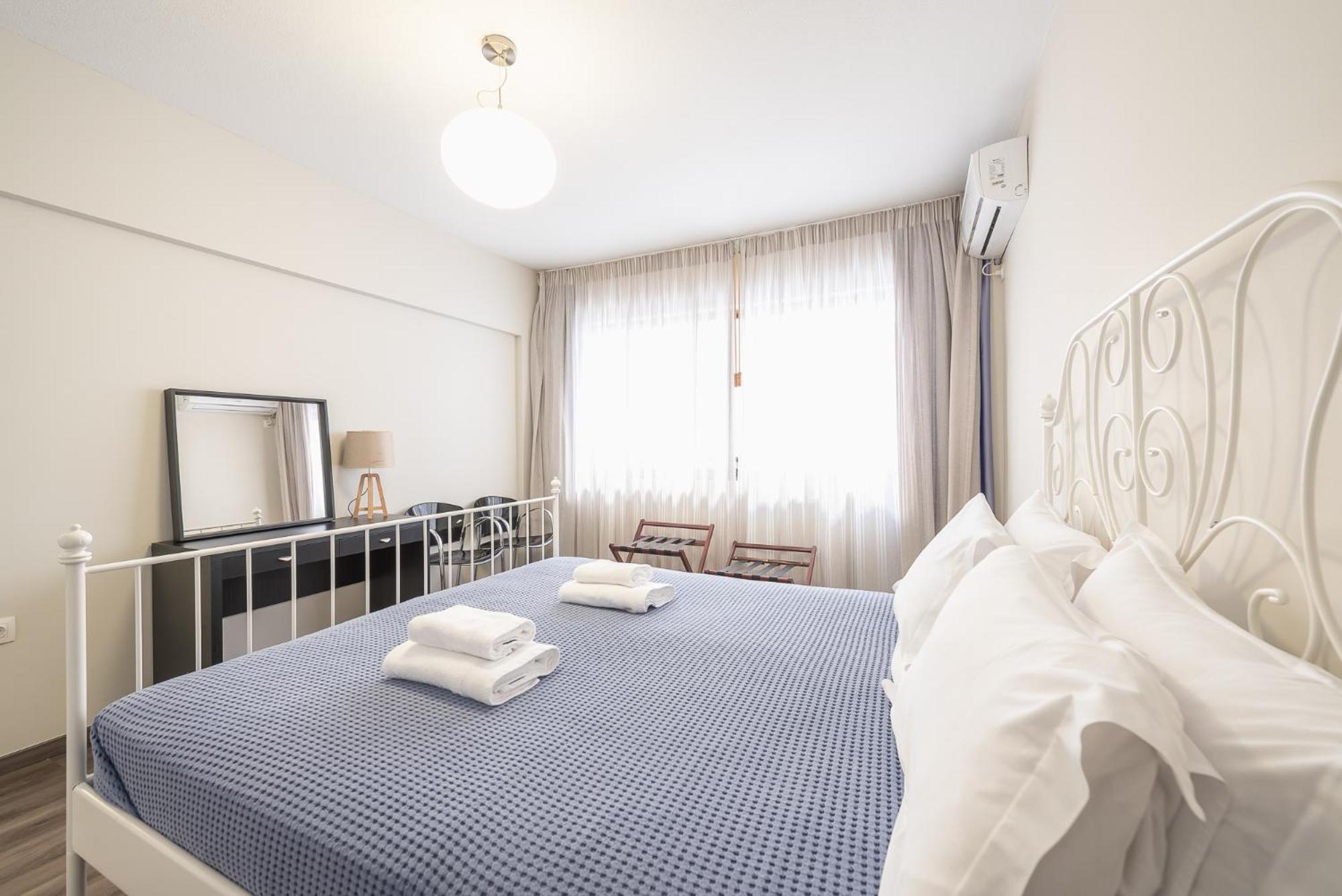 Apartment Steps From Historic Center Plaka Атина Екстериор снимка