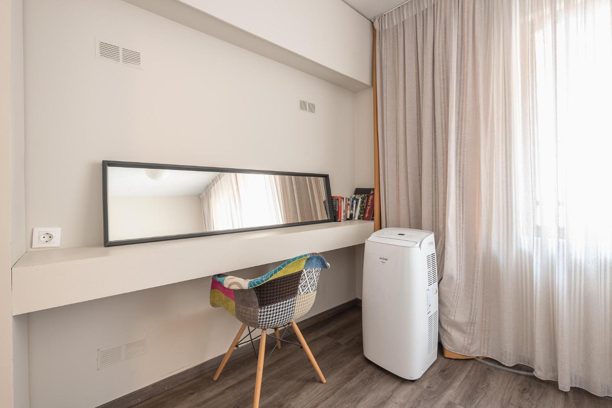 Apartment Steps From Historic Center Plaka Атина Екстериор снимка