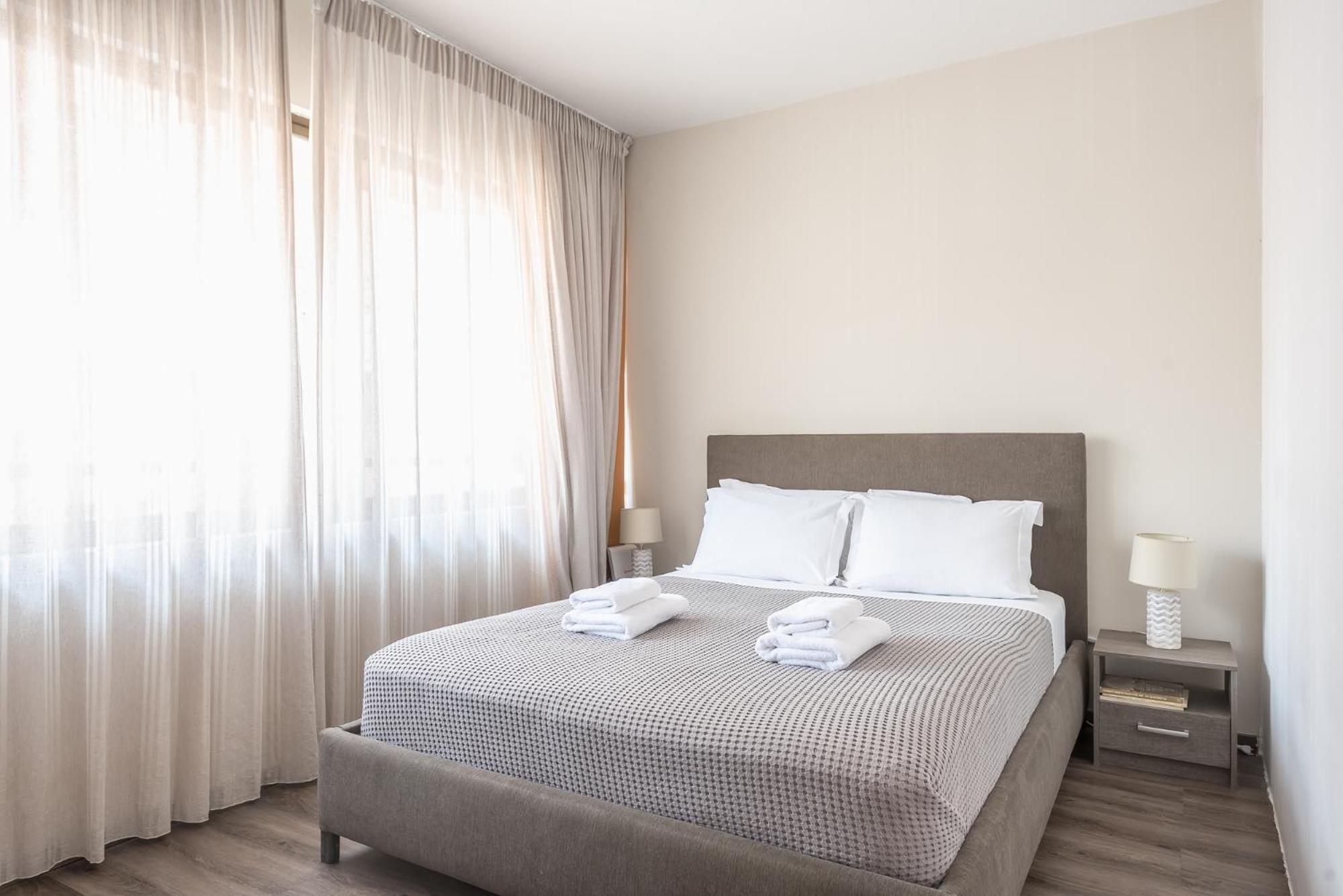 Apartment Steps From Historic Center Plaka Атина Екстериор снимка