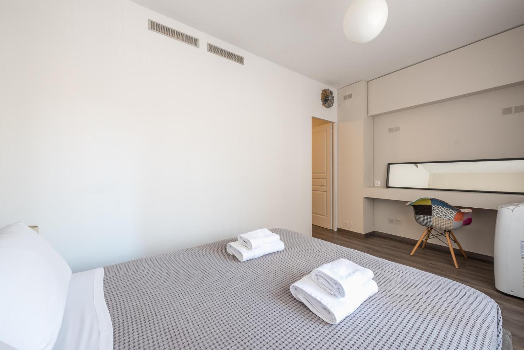 Apartment Steps From Historic Center Plaka Атина Екстериор снимка