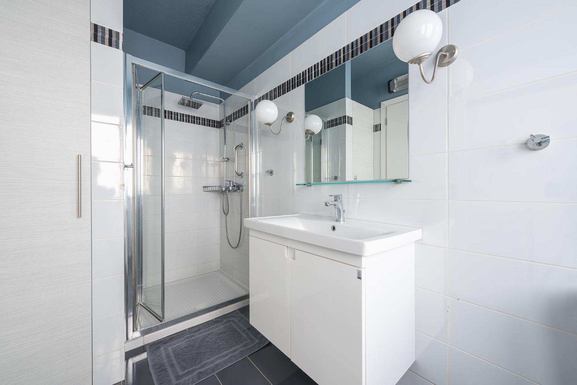 Apartment Steps From Historic Center Plaka Атина Екстериор снимка